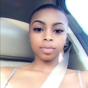 Meet your Posher, Arika